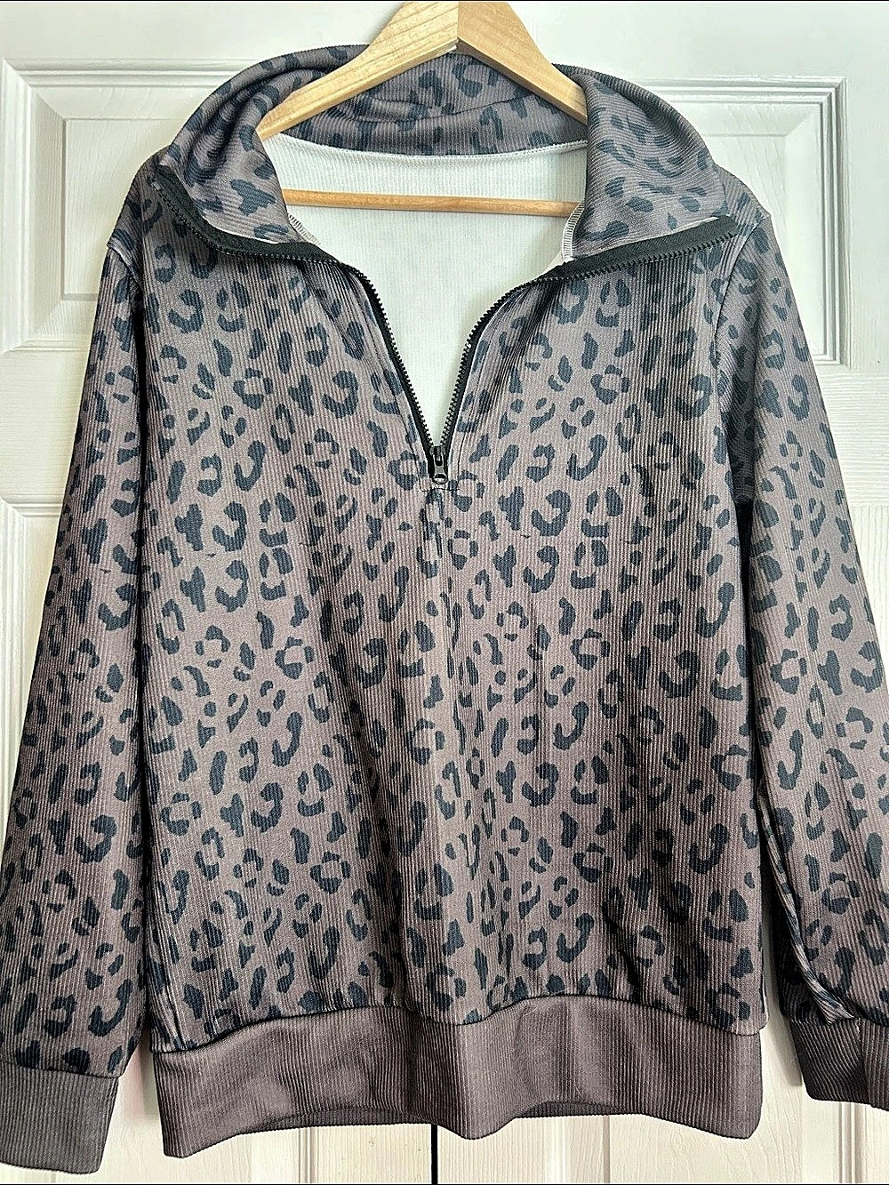 Women's Animal Print Jacket in Gray & Blue Like New